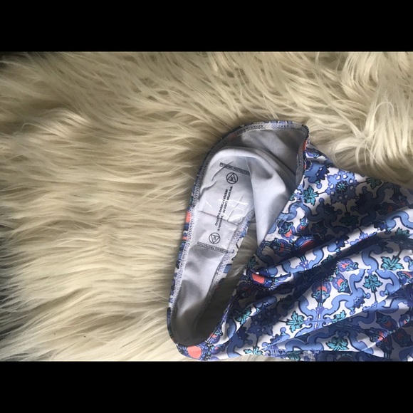 π₯Missguided High Waisted bikini Bottom! π - Picture 5 of 7